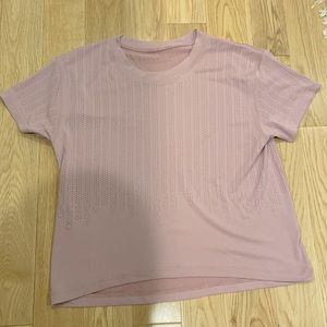Lululemon train to be short sleeve